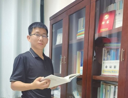 青岛科技大学星空综合登录入口书记杨天
